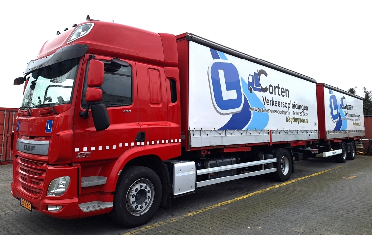 foto van de CE combinatie van Corten Verkeersopleidingen B.V. foto CE